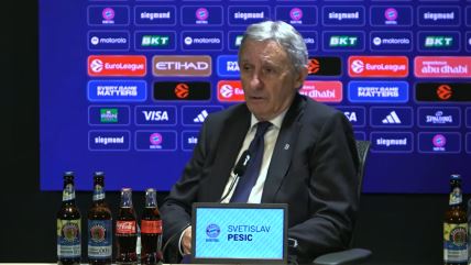 Svetislav Pešić na konferenciji za medije