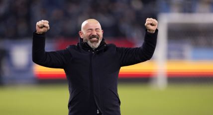 Dejan Stanković slavi pobedu Zvezde protiv Malmea