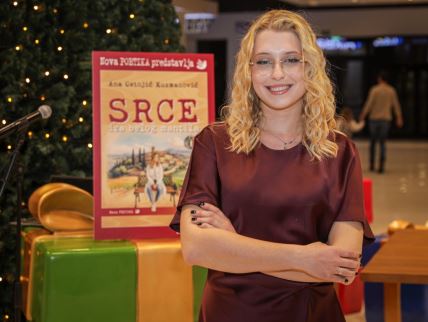 knjiga_srce_iza_belog_mantila_ana_ostojić_kuzmanović_stefan_stojanović_ (5).jpg