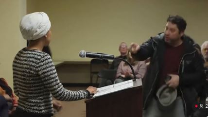 2026-01-28 07_15_59-(3) Jay O'Brien on X_ _NEW -- Rep. Ilhan Omar was just charged by a man at a tow copy.jpg