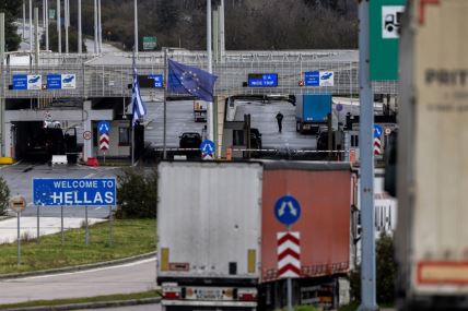 Vozači kamiona sa Zapadnog Balkana blokiraju granične terminale EU u znak protesta protiv novog sistema izlaskaulaska (2).jpg