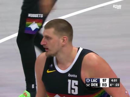 Nikola Jokić protiv Klipersa.