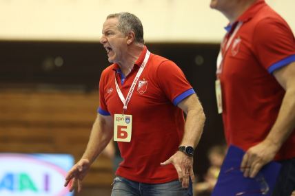 Vladan Matić u majici RK Vojvodina.