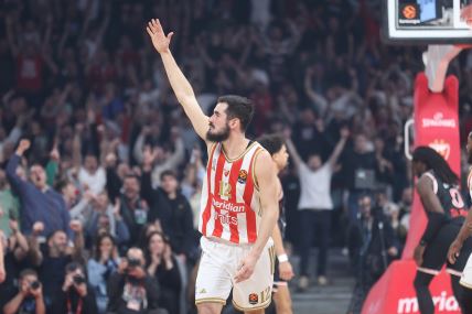 Nikola Kalinić slavi koš Crvene zvezde.