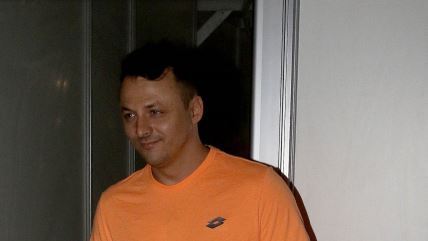 Pevača Daniela Kajmakoskog otela dva strana državljanina sa nožem i pištoljem