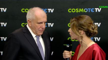 Željko Obradović daje intervju u Grčkoj.