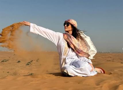 Katarina Živković slavi Dan zaljubljenih u Dubaiju (7).jpg