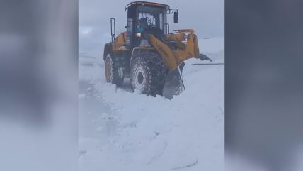 Jak vetar pravi visoke smetove preko Odvraćenice (1).jpg