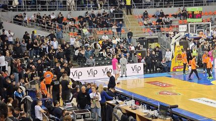 Partizan otišao u svlačionicu (3).jpg