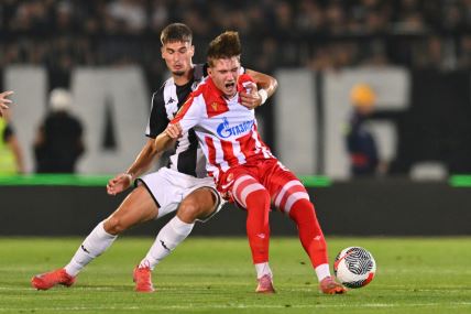 Vasilije Kostov i Nikola Simić u duelu.