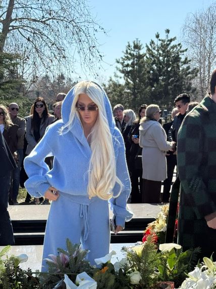 KArleuša na godišnjici Saše Popovića (5).jpg