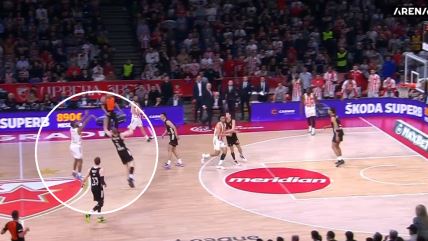 Džared Batler trojka s pola terena na Zvezda - Bajern