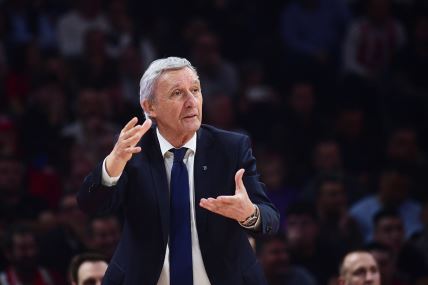 Svetislav Pešić na utakmici Zvezda - Bajern.