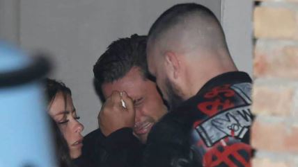 Koji pevač je držao Darka Lazića dok je plakao i davao izjavu nakon smrti brata