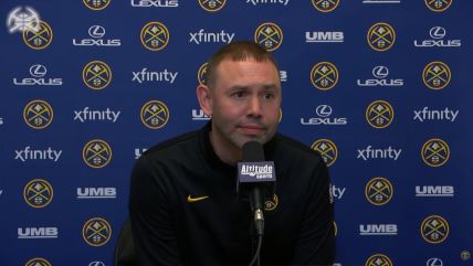 Dejvid Adelman na konferenciji za medije posle meča Denver - San Antonio