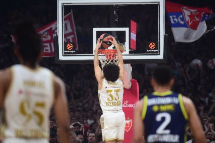 Džordan Nvora zakucava na Zvezda Fenerbahče