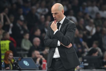 Đoan Penjaroja trener Partizana na utakmici protiv Real Madrida