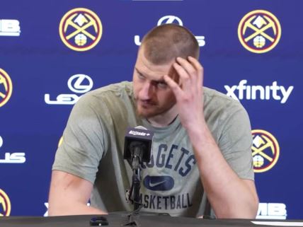 Nikola Jokić na konferenciji za novinare.