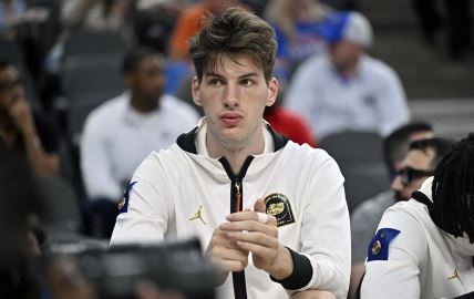 Oliver Riju sedi na klupi Floride.