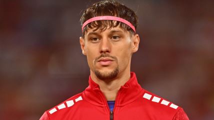 Veljko Birmančević sa trakom na glavi.