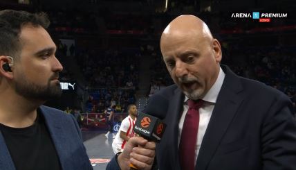 Saša Obradović daje intervju na utakmici Zvezde