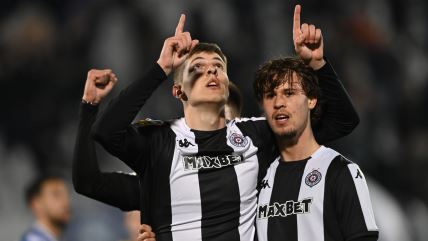 Andrej Kostić i Bogdan Kostić fudbaleri Partizana slave gol