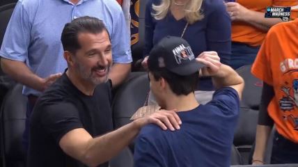 Andrej Stojaković i Peđa Stojaković slave fajnal-for.