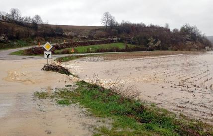 Vanredne situacije u tri okruga, službe na terenu 24 sata 9.jpg