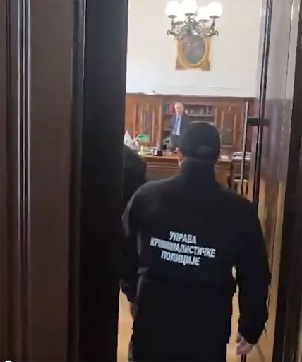 Ulazak UKP-a u kabinet Rektora Đokića (4).jpg