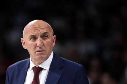 Mihailo Pavićević na meču protiv Partizana u Beogradskoj areni