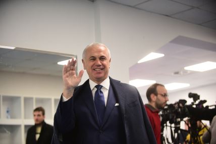 Zvezdan Terzić u odelu.