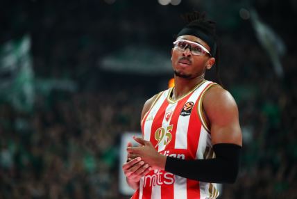 Čima Moneke u dresu Crvene zvezde.