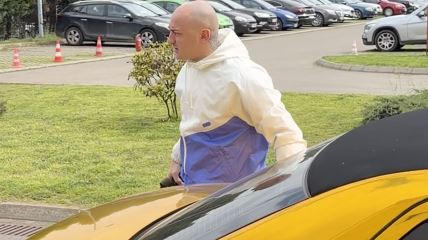 Desingerica otkrio da li se žena naljutila na njega zbog poljupca sa Karleušom