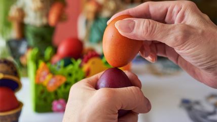 Uskrs, kucanje, jaja