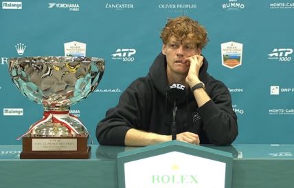 Janik Siner na konferenciji za medije u Monte Karlu