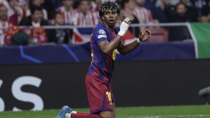 Lamin Jamal tuguje zbog promašaja na utakmici Barselona Atletiko Madrid u Ligi šampiona
