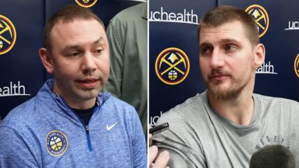 Dejvid Adelman sa leve strane i Nikola Jokić sa desne.