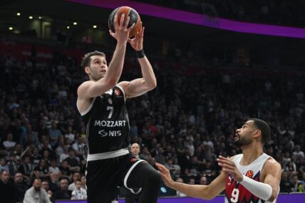 Mario Nakić na meču Partizana i Baskonije