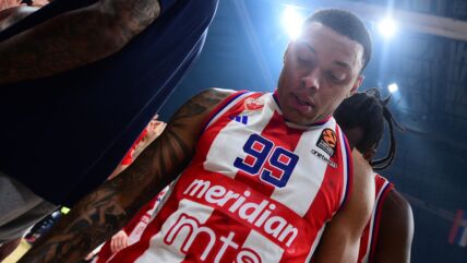 Jago Dos Santos tuguje u dresu Zvezde