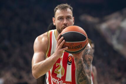 Donatas Motiejunas u opremi Crvene zvezde.