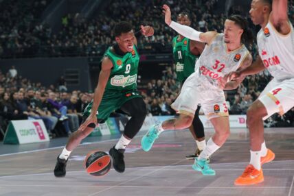 Ti Džej Šorts na utakmici Panatinaikos Monako