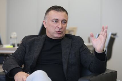 Vladimir Matijašević daje intervju.