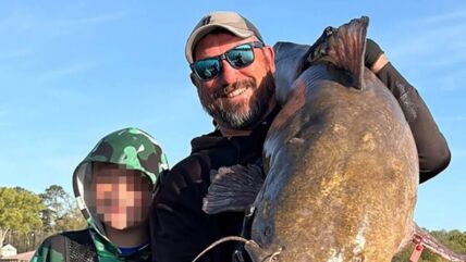 Taker sa tatom i ulovom