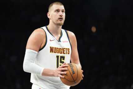 Nikola Jokić u belom dresu Denvera.