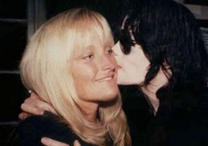 Ko je punija plavuša koja je rodila decu Majklu Džeksonu pa ih 15 godina nije videla