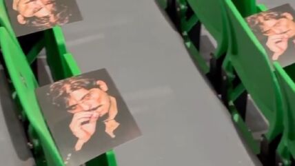 Lik Dimitrisa Janakopulosa na stolicama hale OAKA