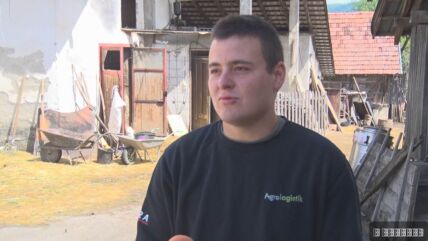Veljko (22) sa suprugom Tijanom ostao na dedovini.jpg