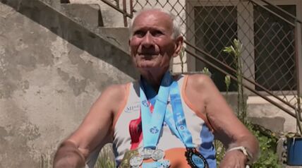 Vladimir Savić iz Pirota je maratonac i u devetoj deceniji (2).jpg