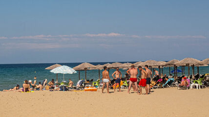 Turisti na plaži