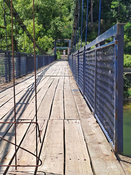 Zatvoren viseći most preko Lima u Starom Priboju (1).jpg